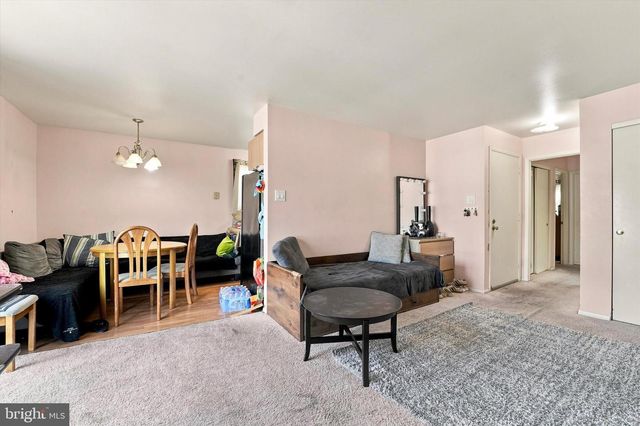 498 AVON ST, Philadelphia, PA 19116
