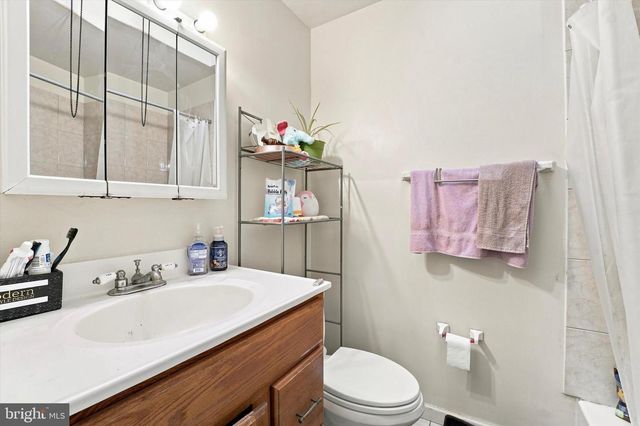 498 AVON ST, Philadelphia, PA 19116