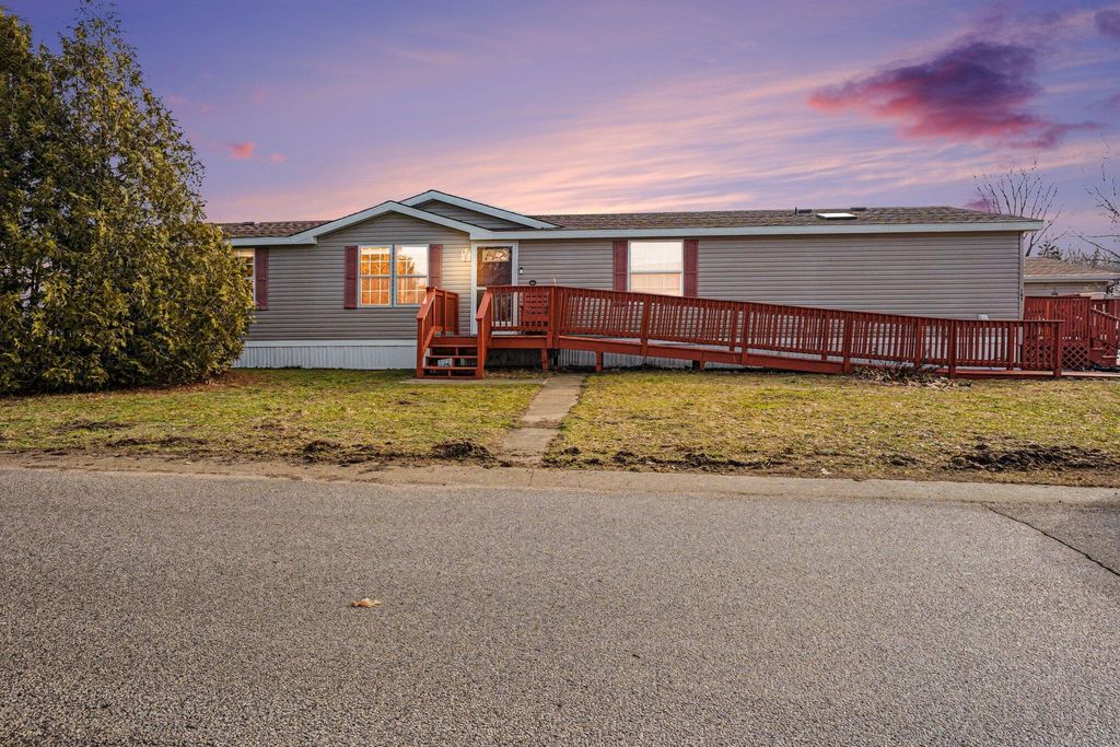 2006 Ontario Road 141, Niles, MI 49120