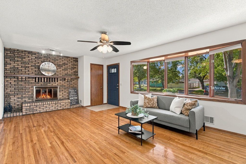 6006 Washburn Avenue N, Brooklyn Center, MN 55430 — photo 2