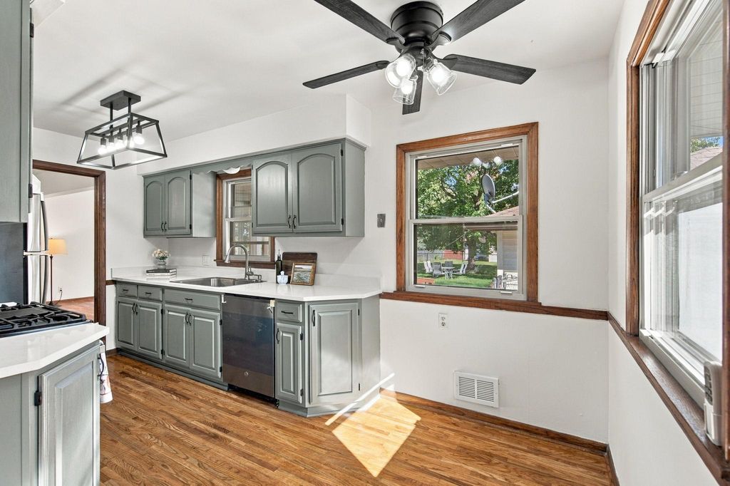 6006 Washburn Avenue N, Brooklyn Center, MN 55430 — photo 4