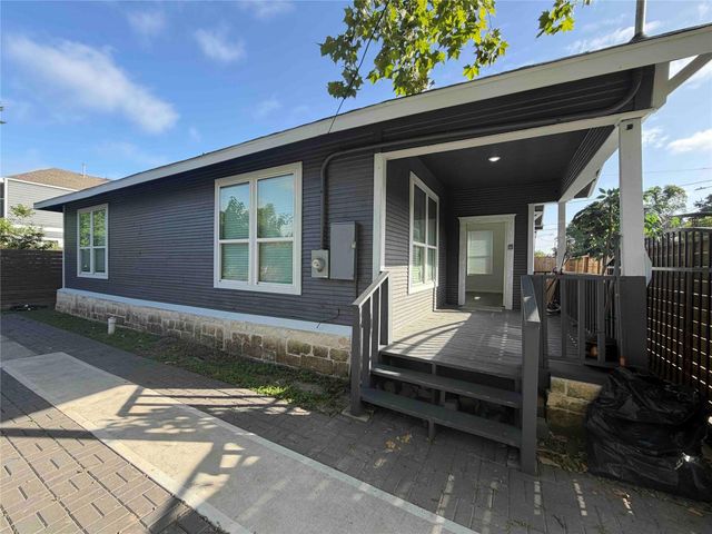 2404 Burkett Street, Houston, TX 77004
