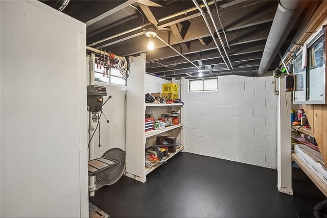 2710 48th Place, Des Moines, IA 50310