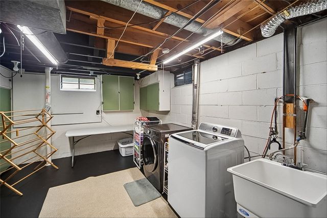 2710 48th Place, Des Moines, IA 50310