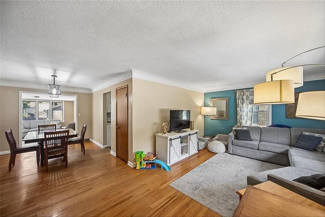 2710 48th Place, Des Moines, IA 50310
