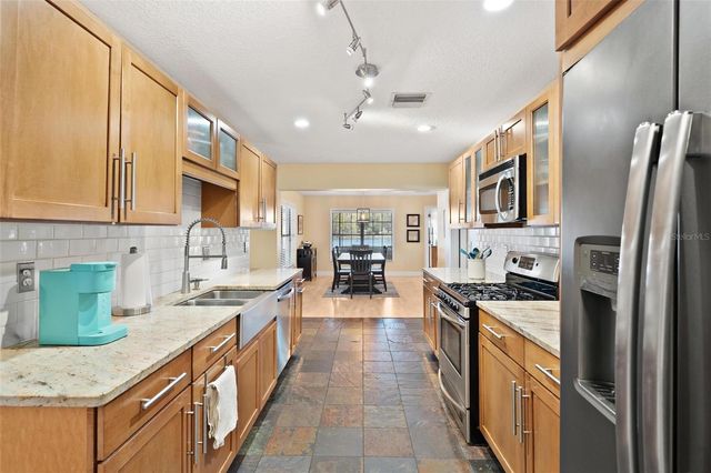 405 W MIRROR LAKE DRIVE, Fruitland Park, FL 34731