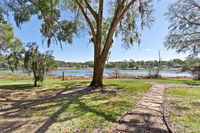 405 W MIRROR LAKE DRIVE, Fruitland Park, FL 34731