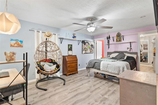 405 W MIRROR LAKE DRIVE, Fruitland Park, FL 34731