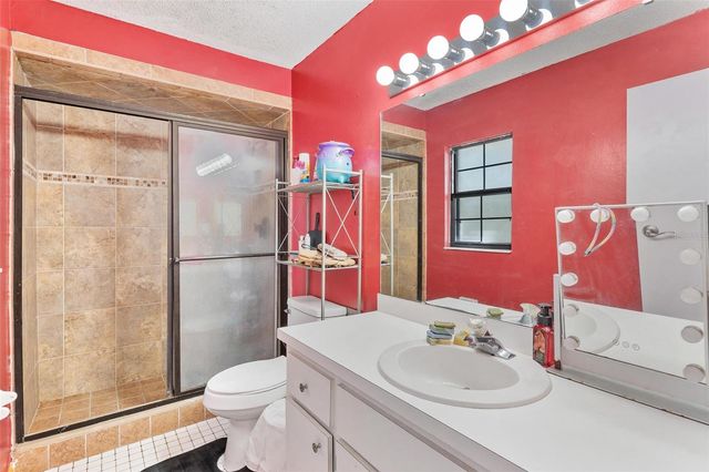 405 W MIRROR LAKE DRIVE, Fruitland Park, FL 34731