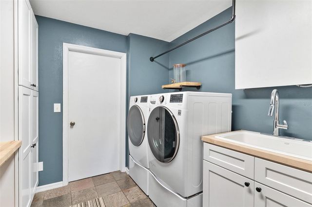 405 W MIRROR LAKE DRIVE, Fruitland Park, FL 34731