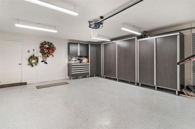 405 W MIRROR LAKE DRIVE, Fruitland Park, FL 34731