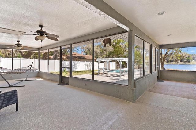 405 W MIRROR LAKE DRIVE, Fruitland Park, FL 34731