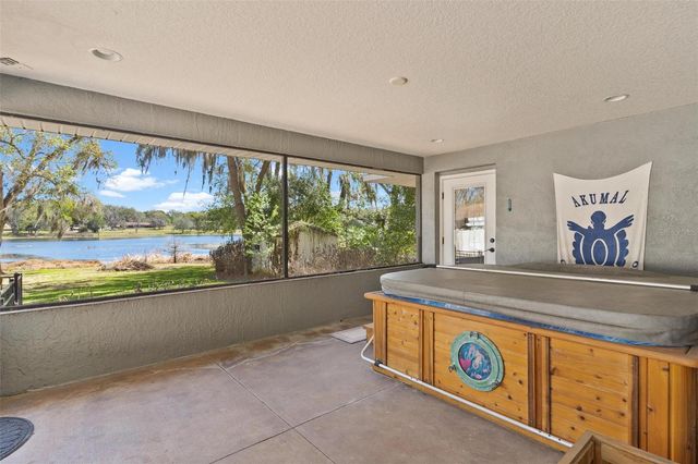 405 W MIRROR LAKE DRIVE, Fruitland Park, FL 34731