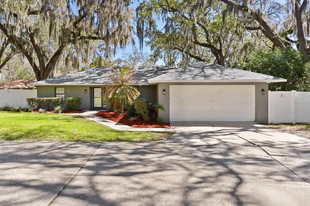 405 W MIRROR LAKE DRIVE, Fruitland Park, FL 34731