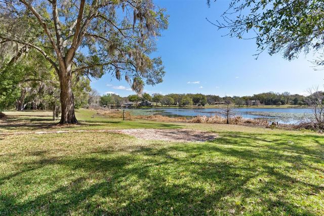 405 W MIRROR LAKE DRIVE, Fruitland Park, FL 34731