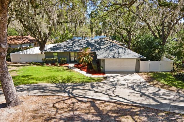 405 W MIRROR LAKE DRIVE, Fruitland Park, FL 34731