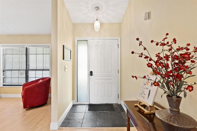 405 W MIRROR LAKE DRIVE, Fruitland Park, FL 34731