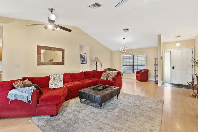 405 W MIRROR LAKE DRIVE, Fruitland Park, FL 34731