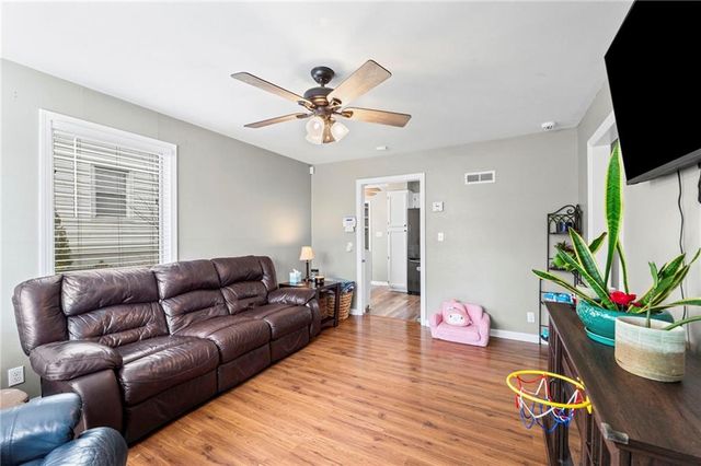 618 Dixie Street, Liberty, MO 64068