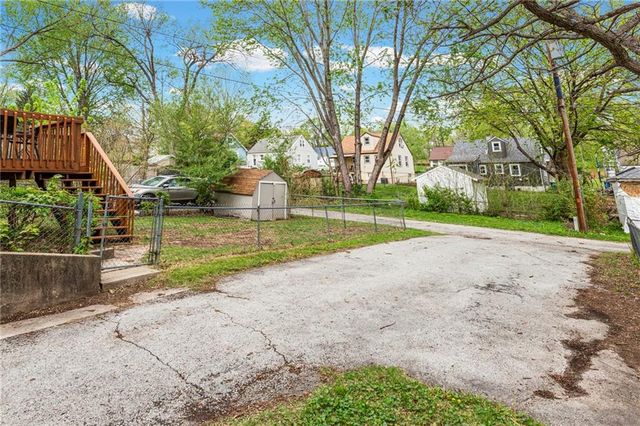 618 Dixie Street, Liberty, MO 64068