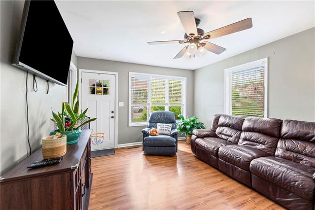 618 Dixie Street, Liberty, MO 64068