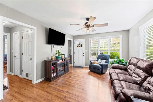 618 Dixie Street, Liberty, MO 64068