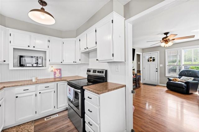 618 Dixie Street, Liberty, MO 64068