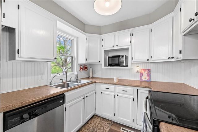 618 Dixie Street, Liberty, MO 64068