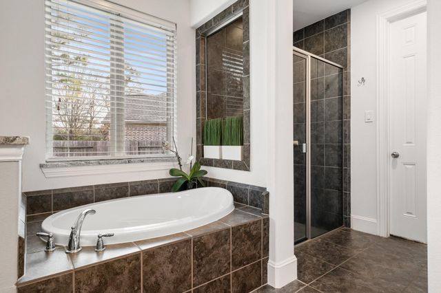138 Kaden Creek Place, Montgomery, TX 77316