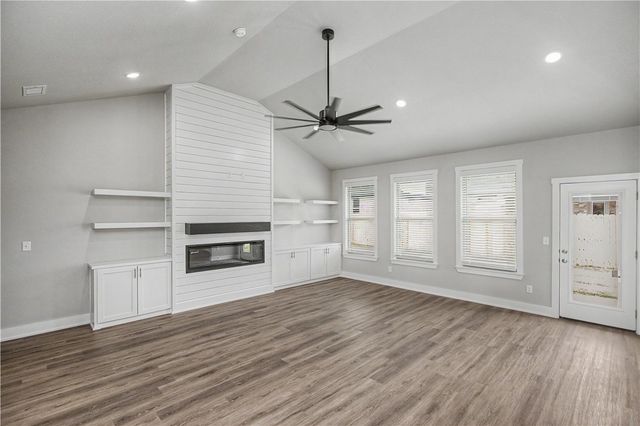 6803 SW Orange Avenue, Bentonville, AR 72713
