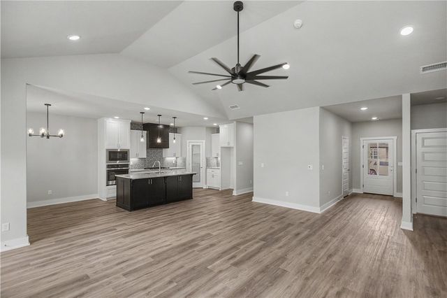 6803 SW Orange Avenue, Bentonville, AR 72713