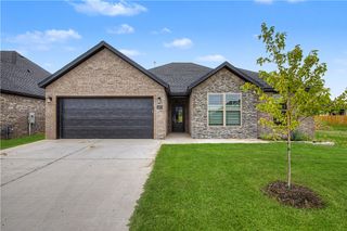 6803 SW Orange Avenue, Bentonville, AR 72713