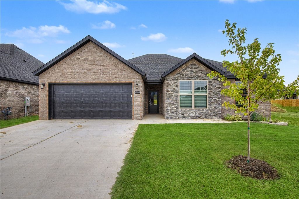 6803 SW Orange Avenue, Bentonville, AR 72713