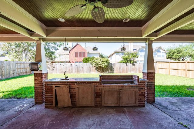 9611 Sagedock Court, Houston, TX 77089