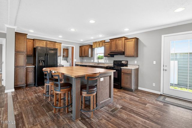 822 Sunlight Road, Parrottsville, TN 37843