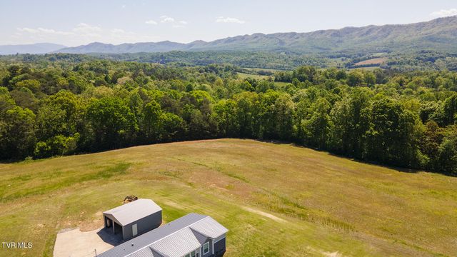 822 Sunlight Road, Parrottsville, TN 37843