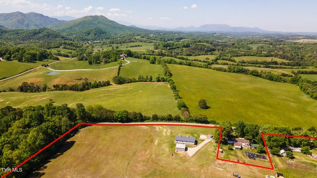 822 Sunlight Road, Parrottsville, TN 37843