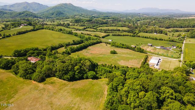 822 Sunlight Road, Parrottsville, TN 37843