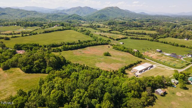 822 Sunlight Road, Parrottsville, TN 37843