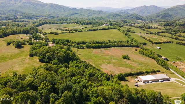 822 Sunlight Road, Parrottsville, TN 37843