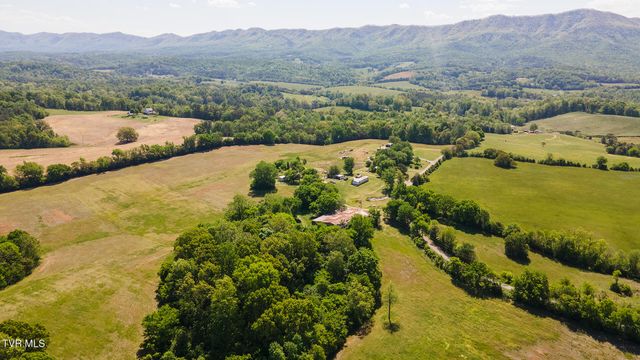 822 Sunlight Road, Parrottsville, TN 37843