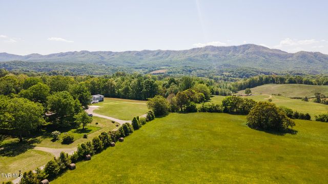 822 Sunlight Road, Parrottsville, TN 37843