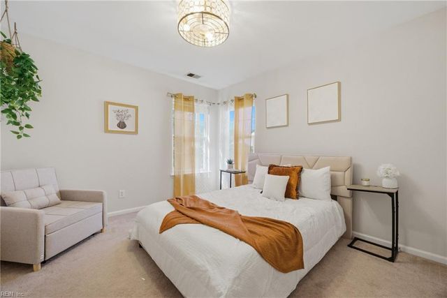 123 Lakes Edge DR, Suffolk, VA 23434