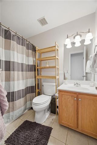 123 Lakes Edge DR, Suffolk, VA 23434
