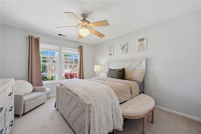123 Lakes Edge DR, Suffolk, VA 23434