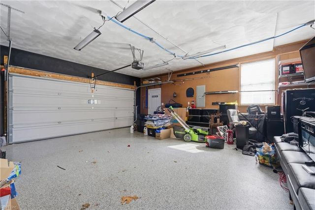 123 Lakes Edge DR, Suffolk, VA 23434