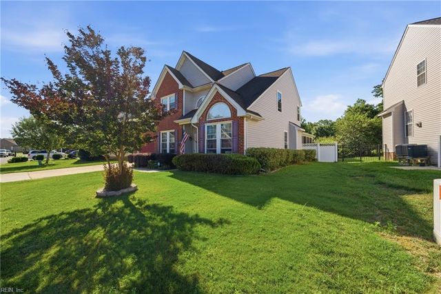 123 Lakes Edge DR, Suffolk, VA 23434