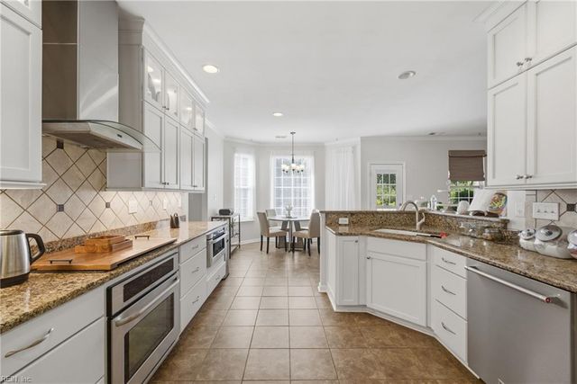 123 Lakes Edge DR, Suffolk, VA 23434