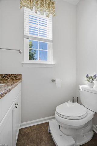 123 Lakes Edge DR, Suffolk, VA 23434
