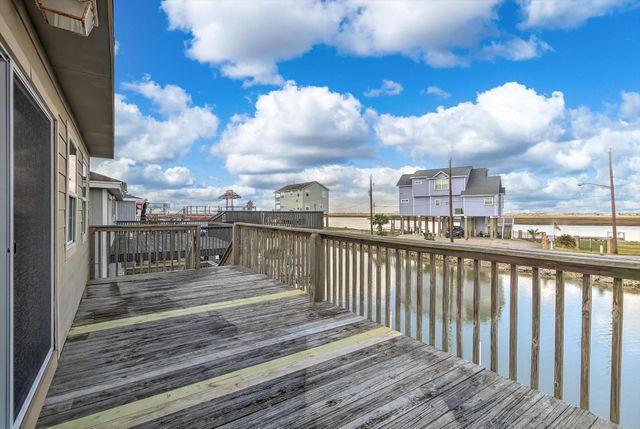 114 Bayou Vista Drive, Hitchcock, TX 77563